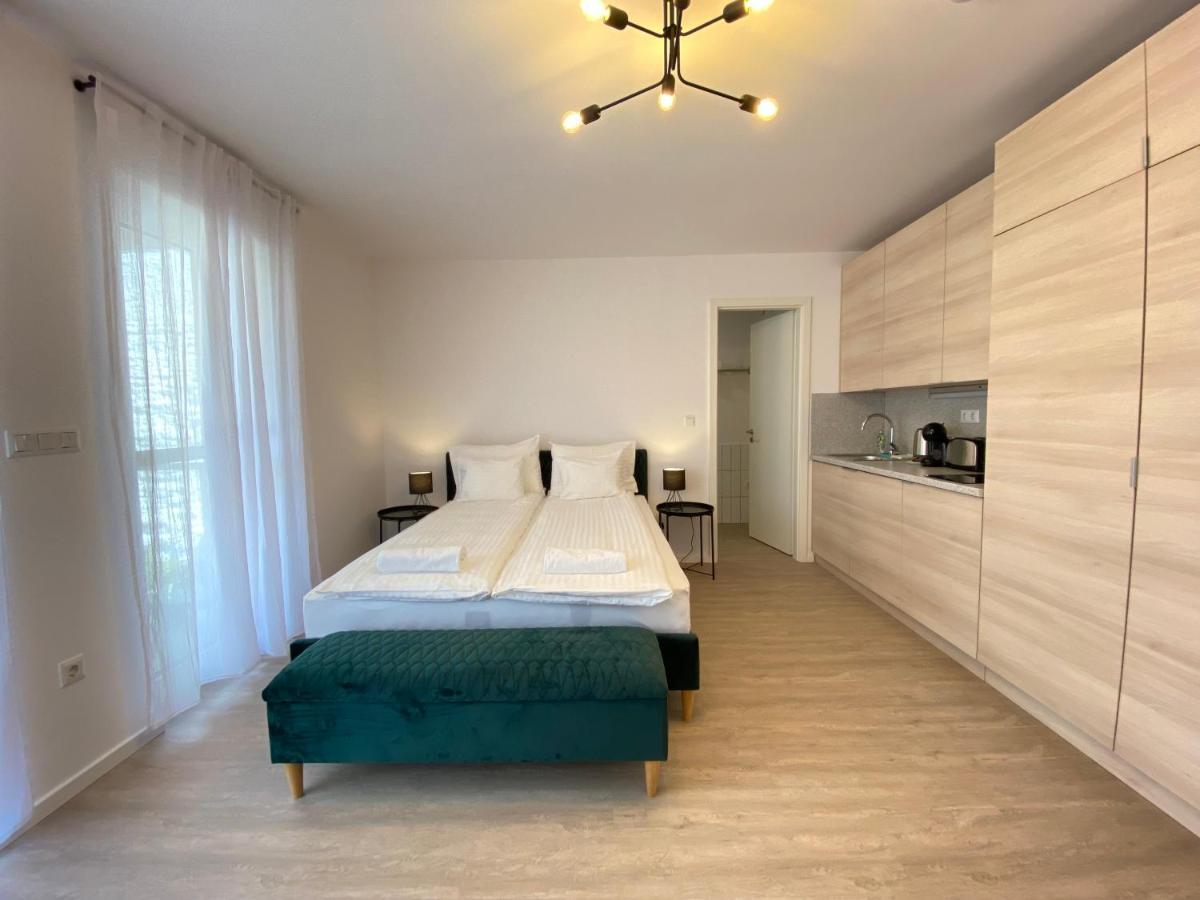 Mathias Premium Apartments Сегед Экстерьер фото