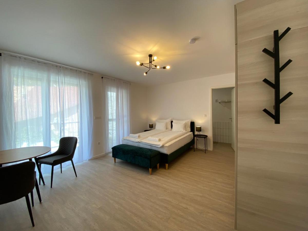 Mathias Premium Apartments Сегед Экстерьер фото